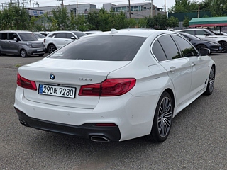 BMW 5-SERIES G30 2019
