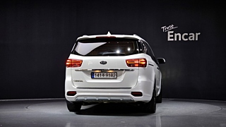 KIA CARNIVAL 2018