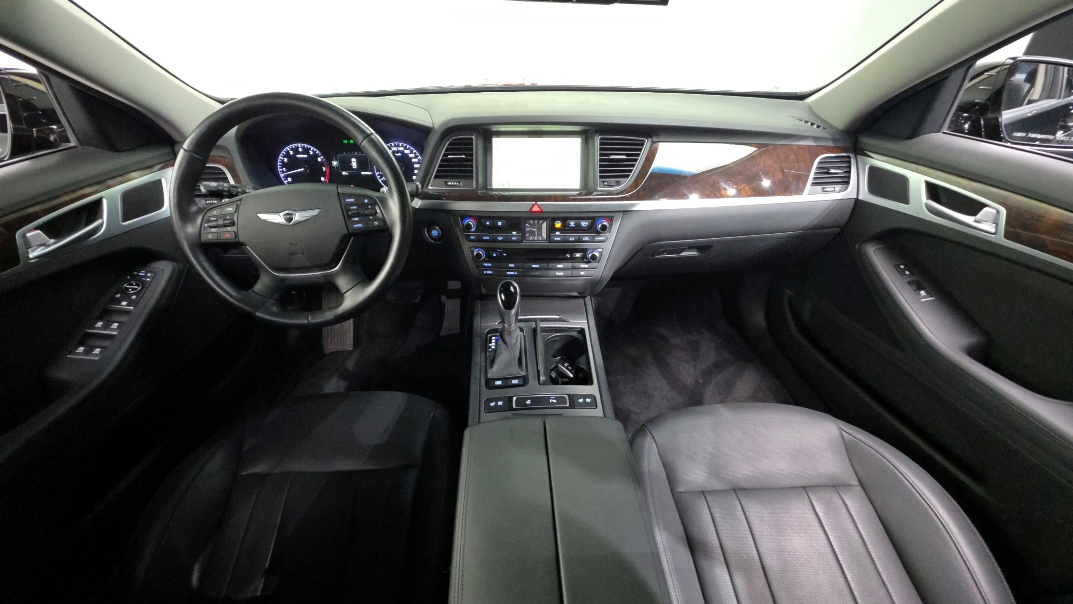 HYUNDAI GENESIS DH 2016