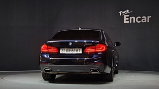 BMW 5-SERIES G30 2019