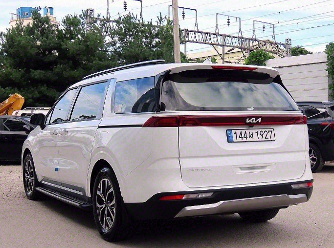 KIA CARNIVAL 2023