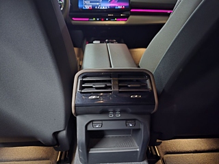 BMW 5-SERIES G60 2023