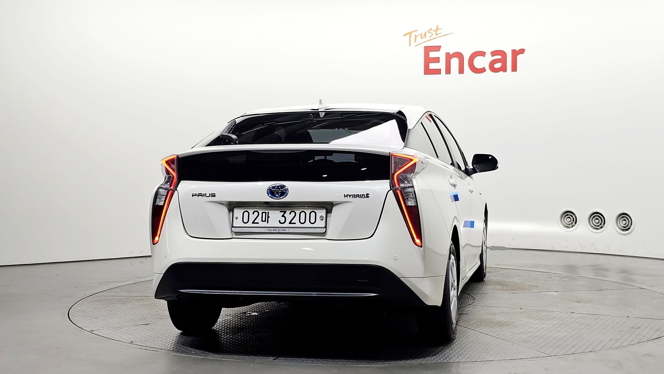 TOYOTA PRIUS 2017
