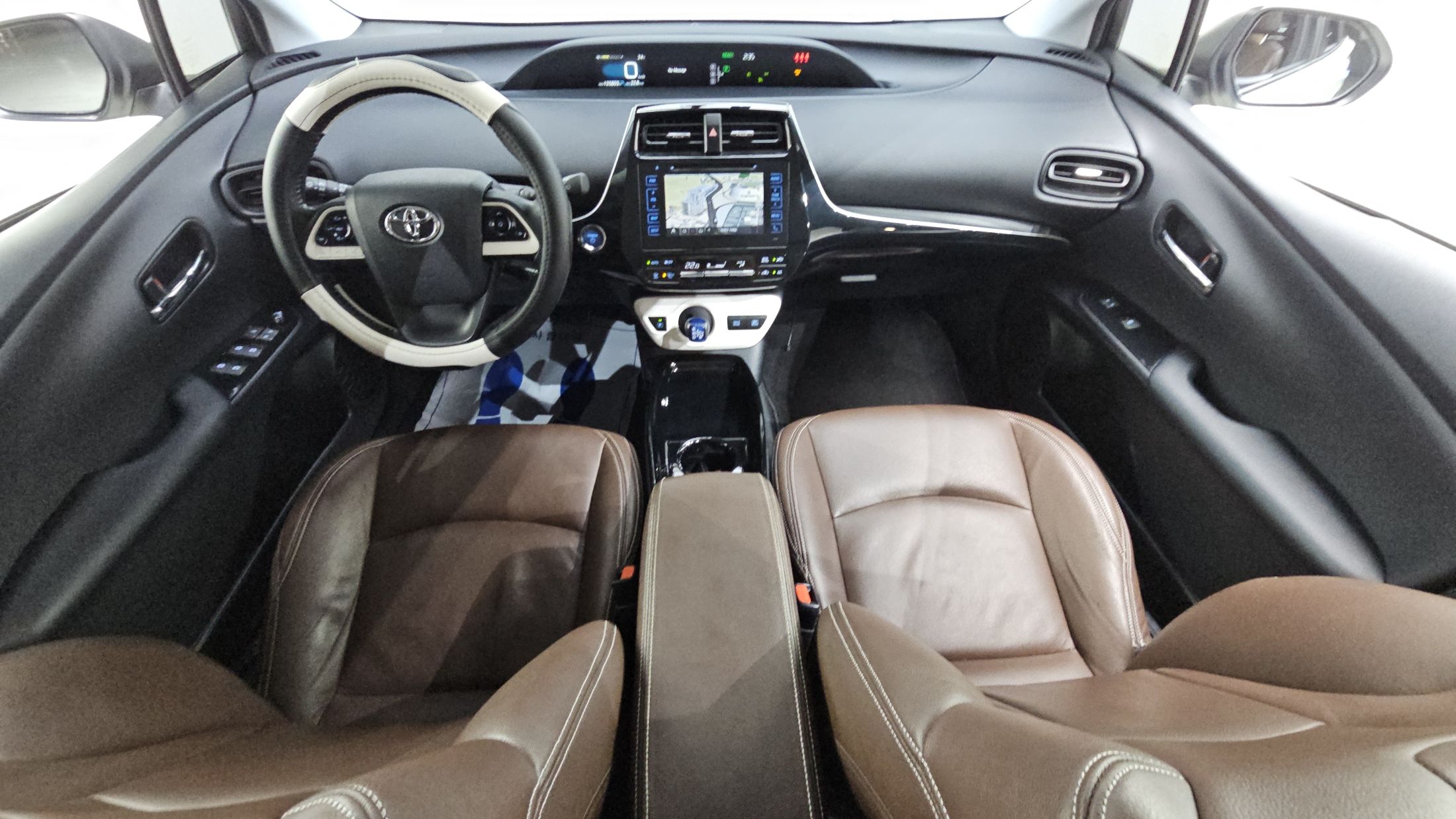 TOYOTA PRIUS 2017