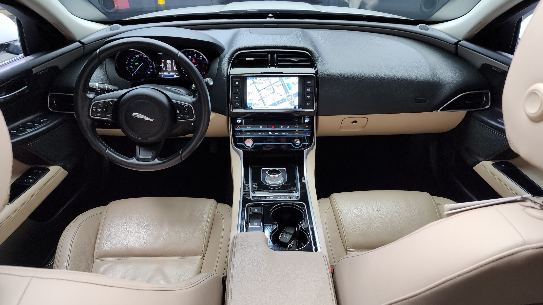 JAGUAR XE 2016