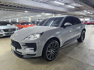 PORSCHE MACAN 2021