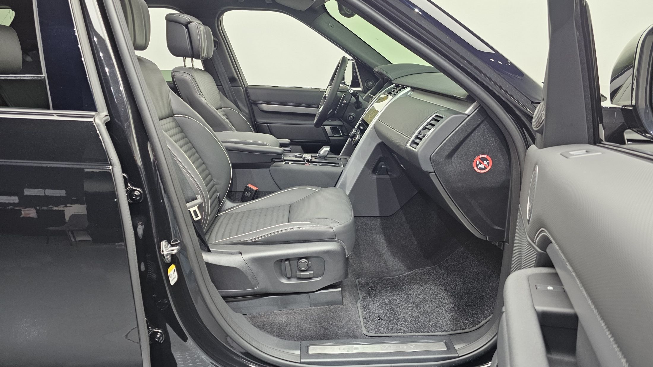 LAND ROVER DISCOVERY 5 2024