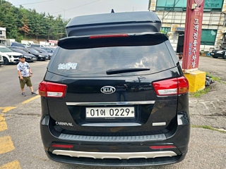 KIA CARNIVAL 2016