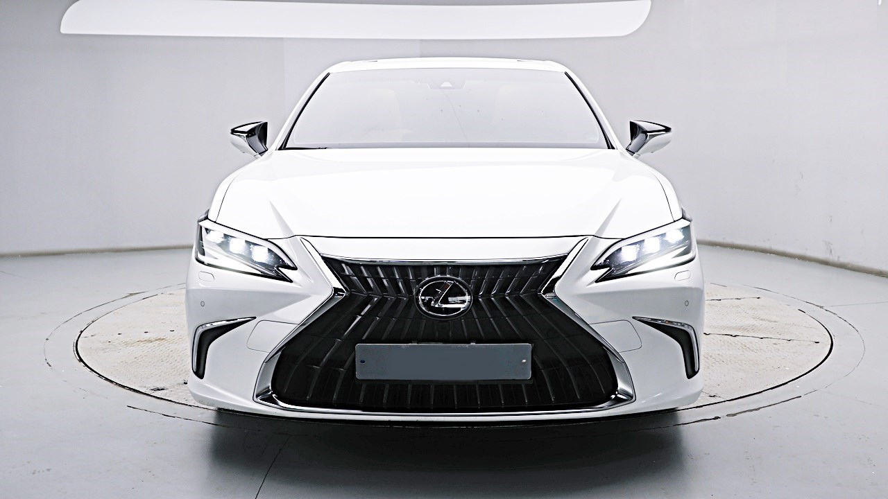LEXUS ES300H 2023