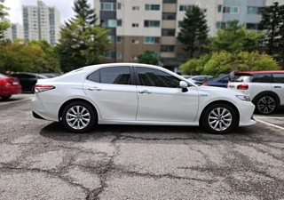 TOYOTA CAMRY XV70 2019