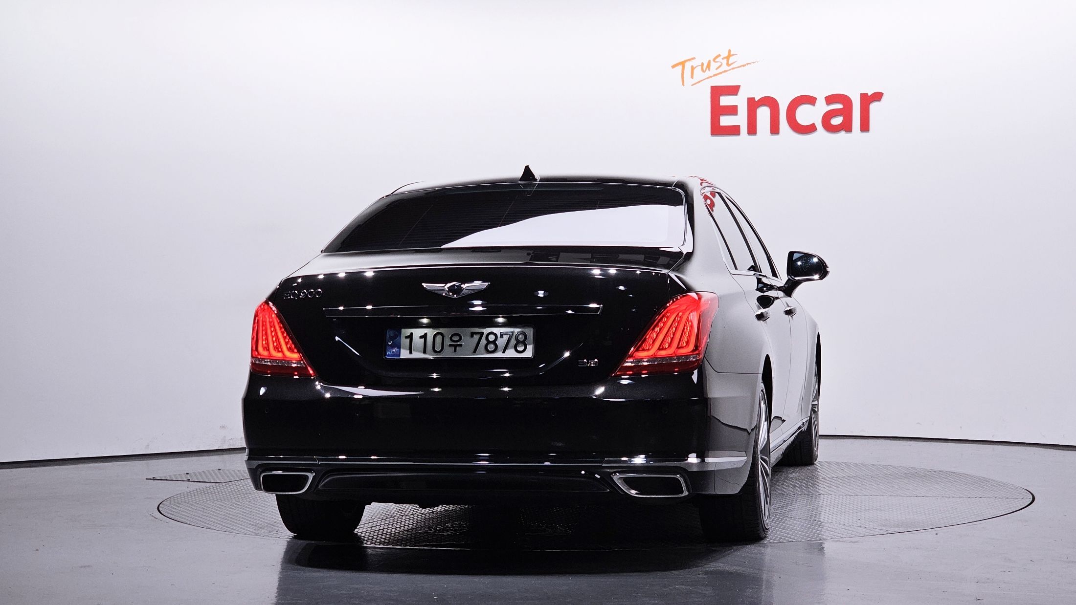 GENESIS EQ900 2017