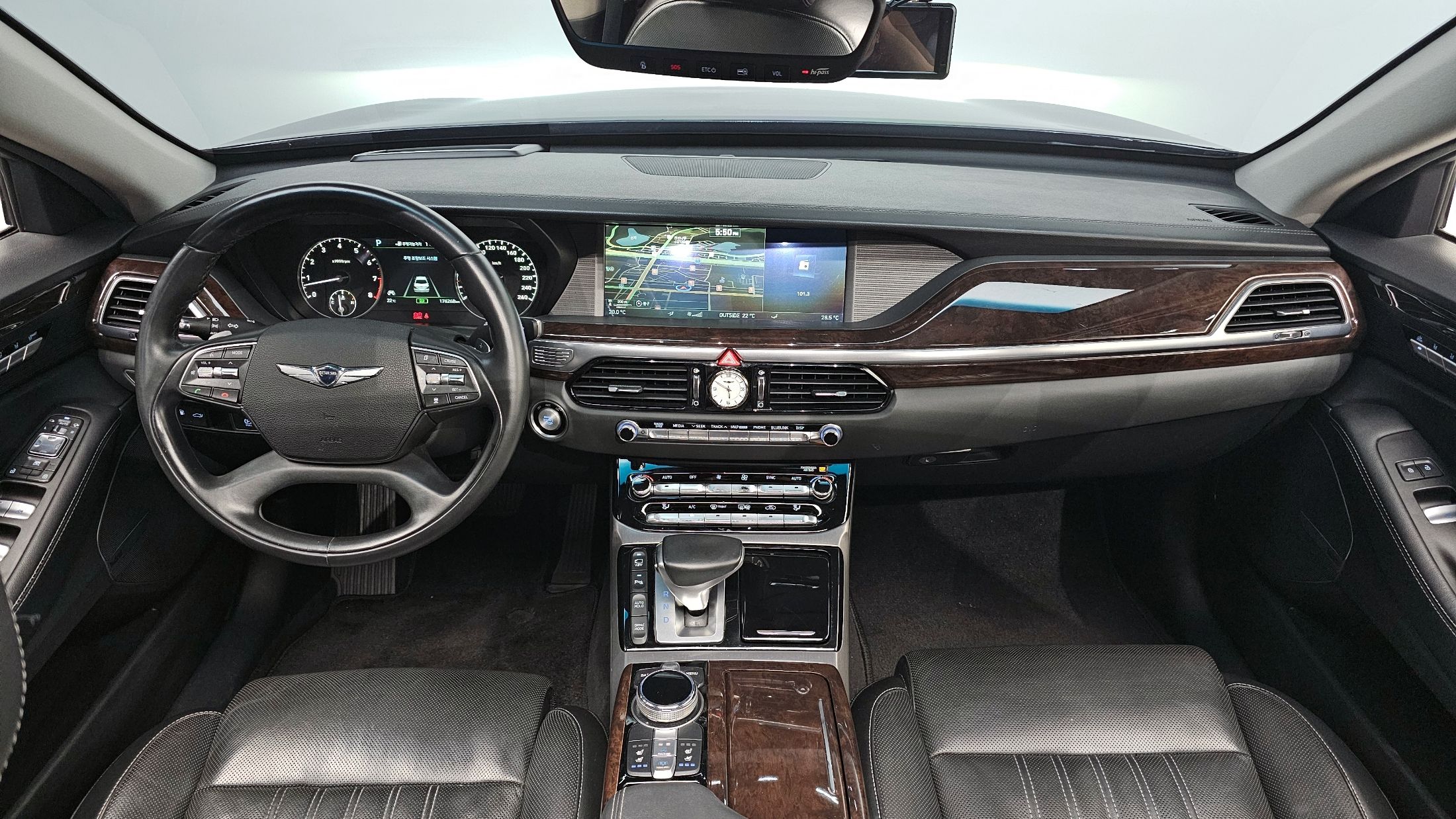 GENESIS EQ900 2017