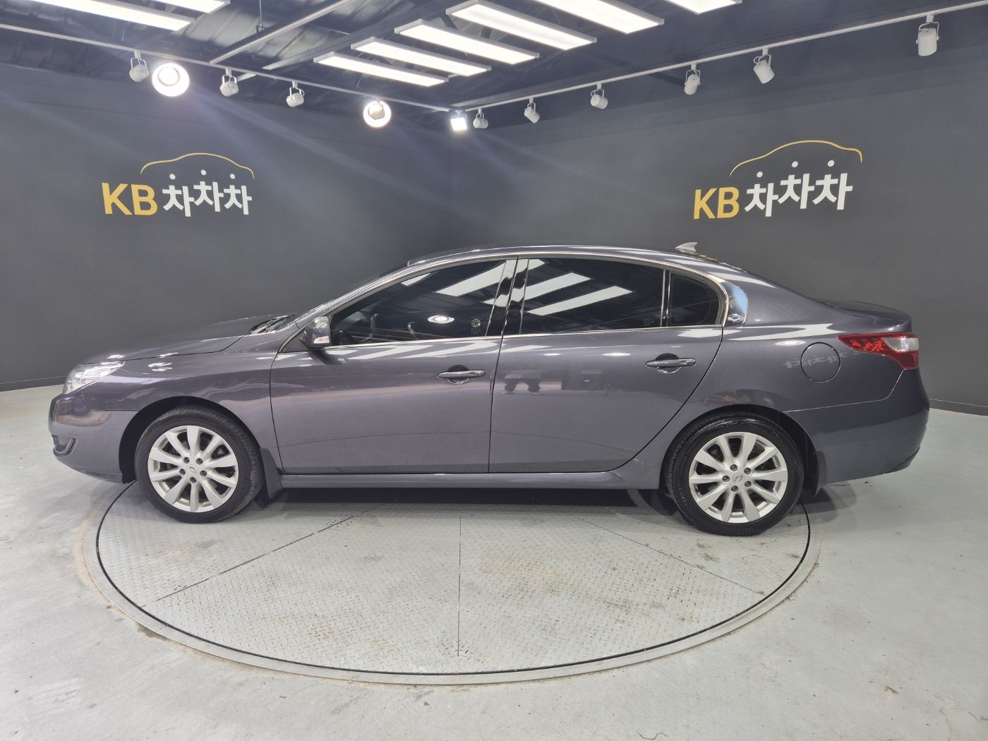 SAMSUNG SM5 NEW 2011