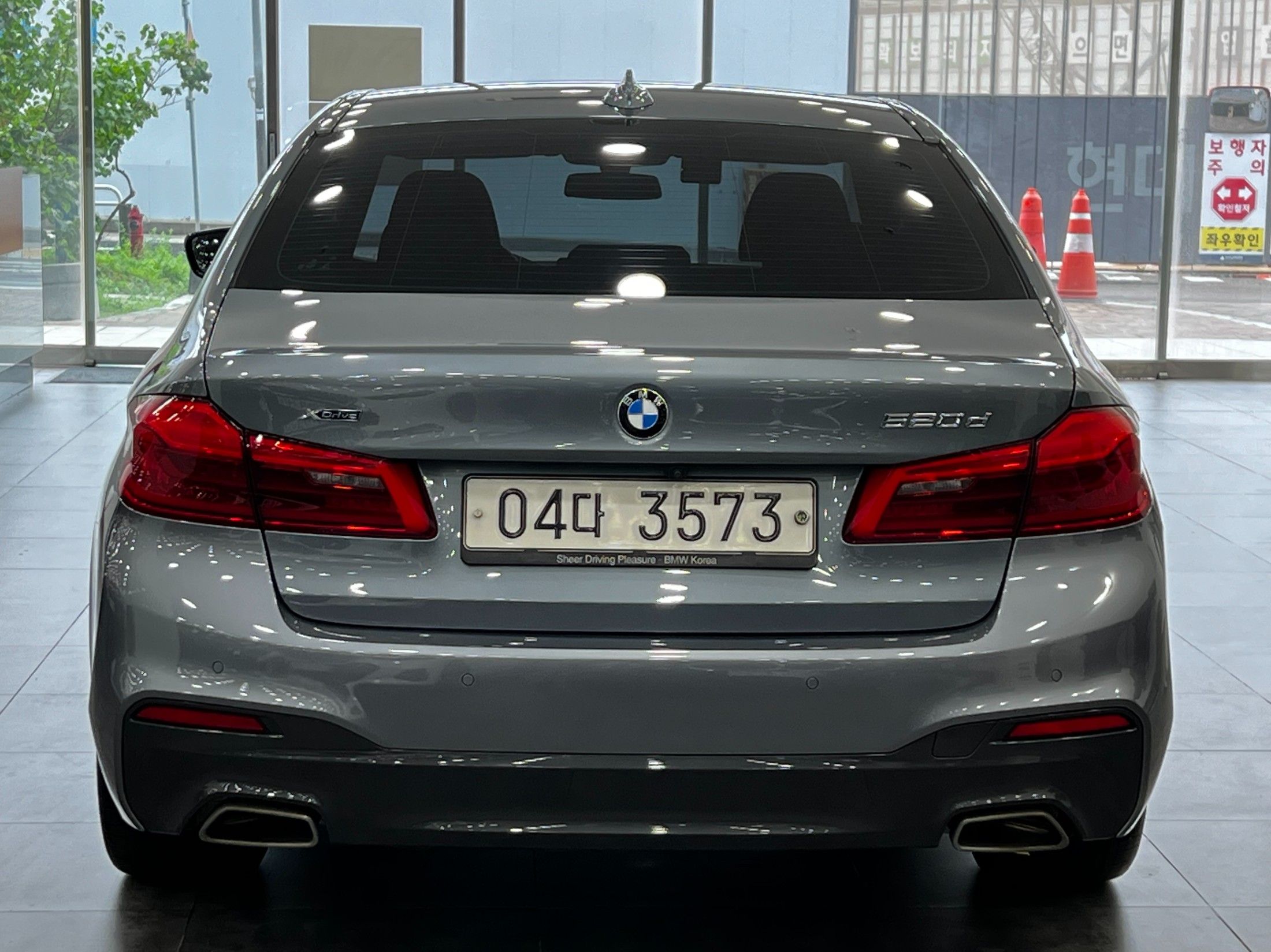 BMW 5-SERIES G30 2017