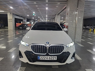 BMW 5-SERIES G60 2025