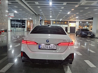 BMW 5-SERIES G60 2025