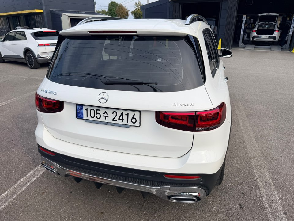 MERCEDES BENZ GLB-CLASS X247 2023