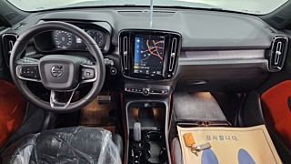 VOLVO XC40 2020