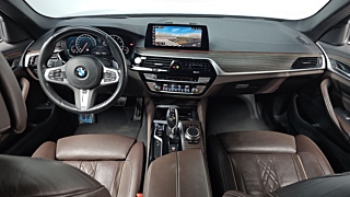 BMW 5-SERIES G30 2019