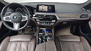 BMW 5-SERIES G30 2019