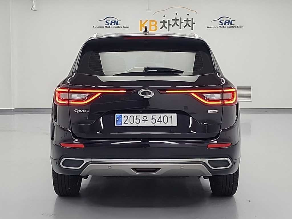 SAMSUNG QM6 2020
