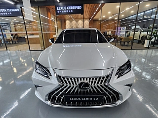 LEXUS ES300H 2025