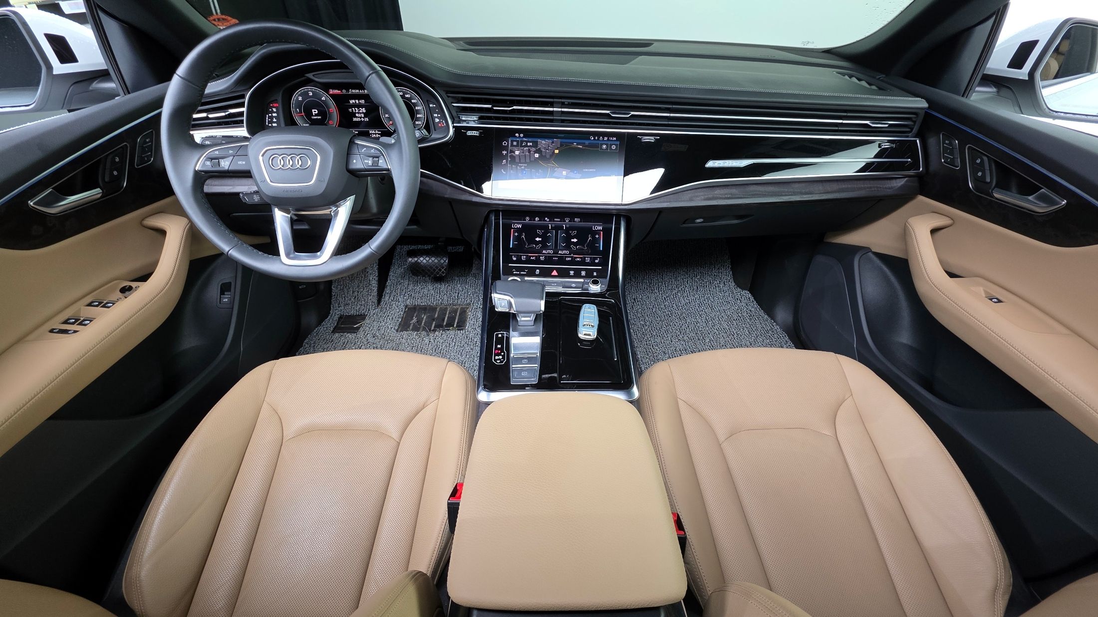 AUDI Q8 4M 2023
