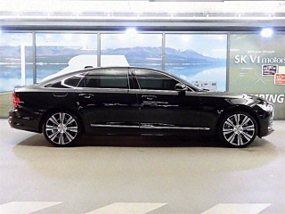 VOLVO S90 2023