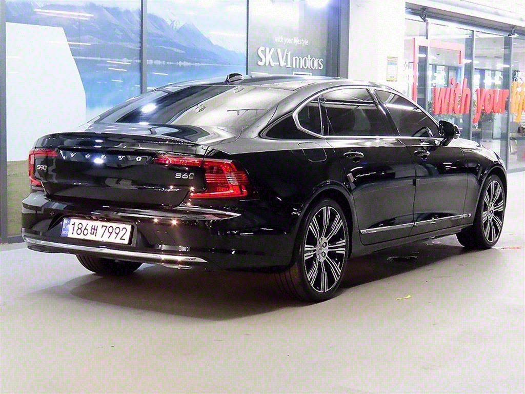 VOLVO S90 2023