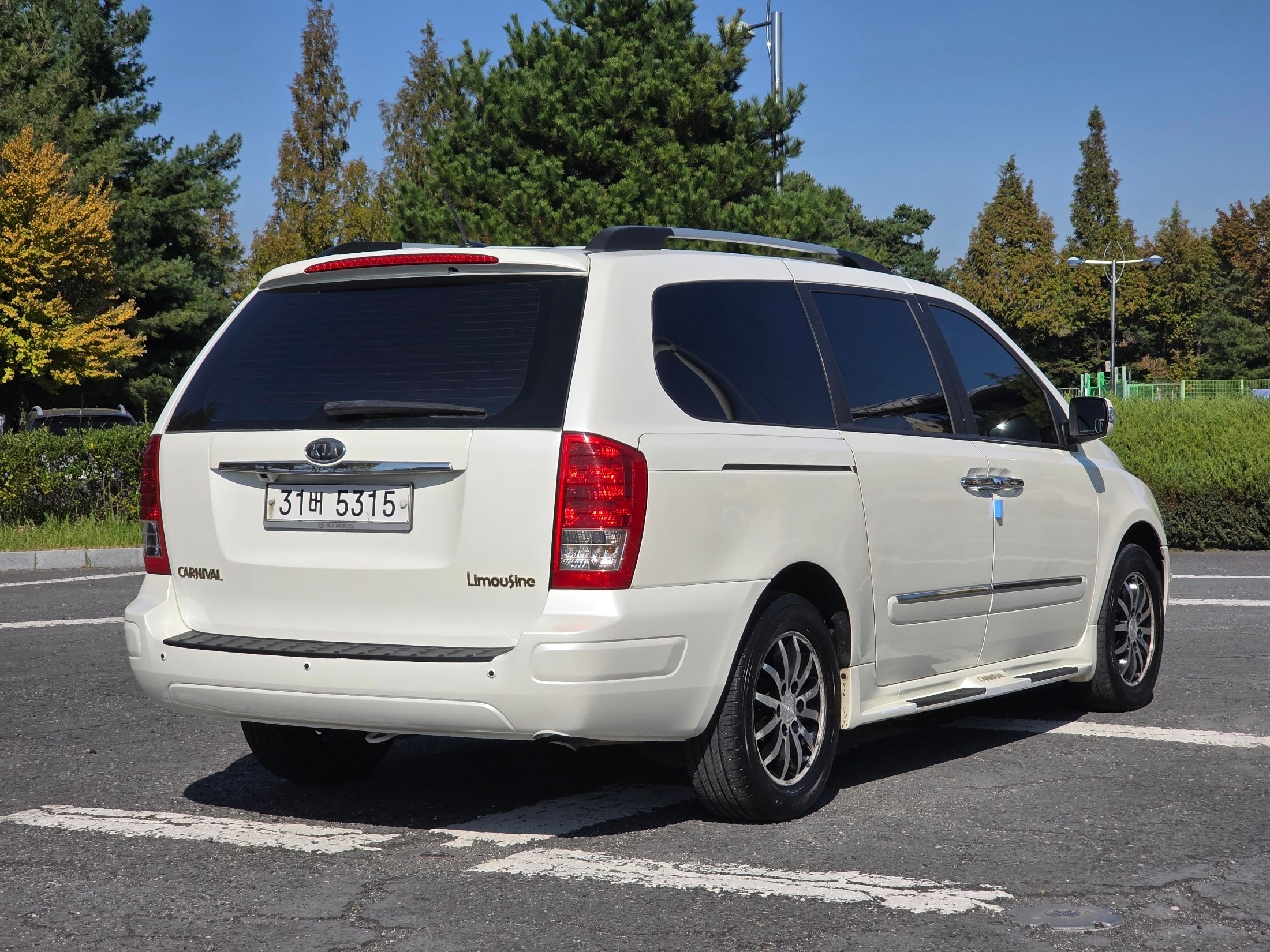 KIA CARNIVAL R 2011