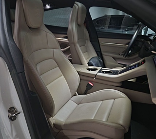 PORSCHE TAYCAN 2022