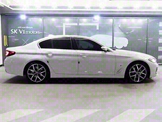BMW 5-SERIES G30 2020