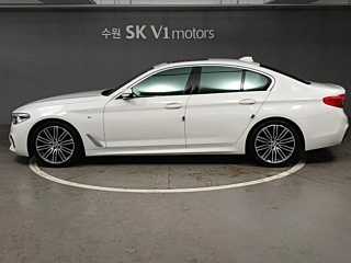 BMW 5-SERIES G30 2019