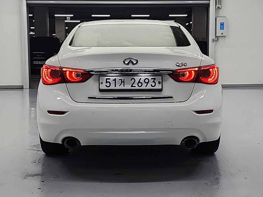 INFINITI Q50 2015