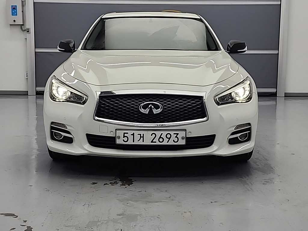 INFINITI Q50 2015