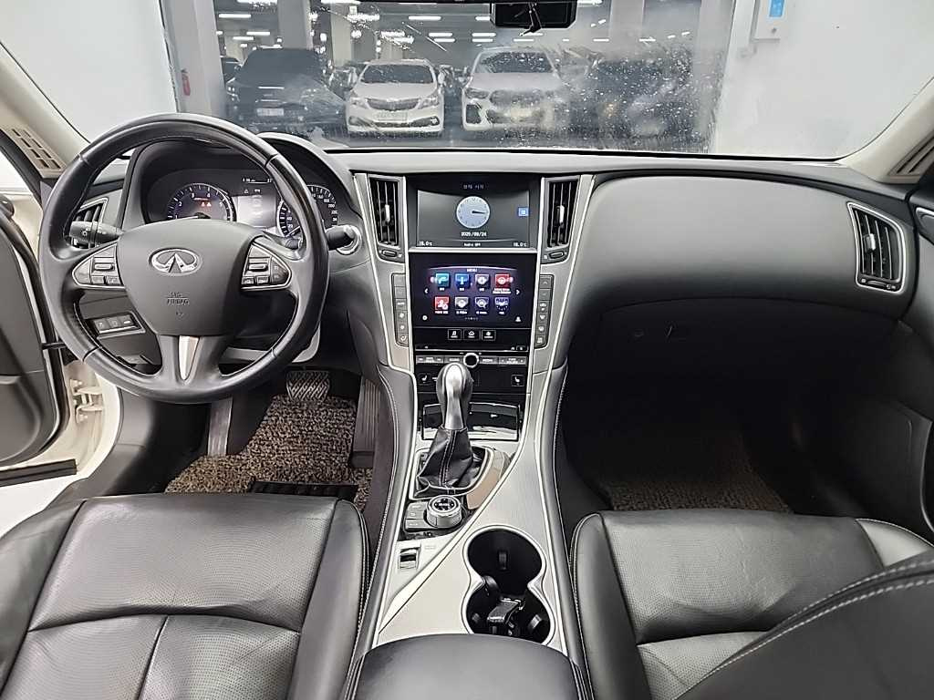 INFINITI Q50 2015