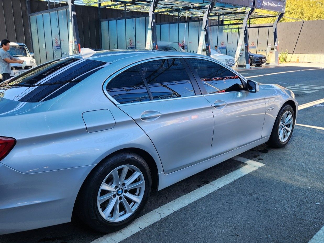 BMW 5-SERIES F10 2010