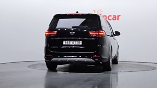 KIA CARNIVAL 2018