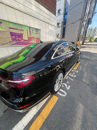 AUDI A8 D5 2021