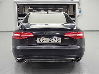 AUDI A8 2010