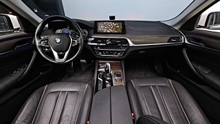 BMW 5-SERIES G30 2019