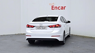 HYUNDAI AVANTE AD 2018