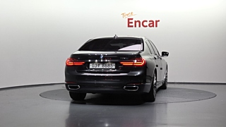 BMW 7-SERIES G11 2016