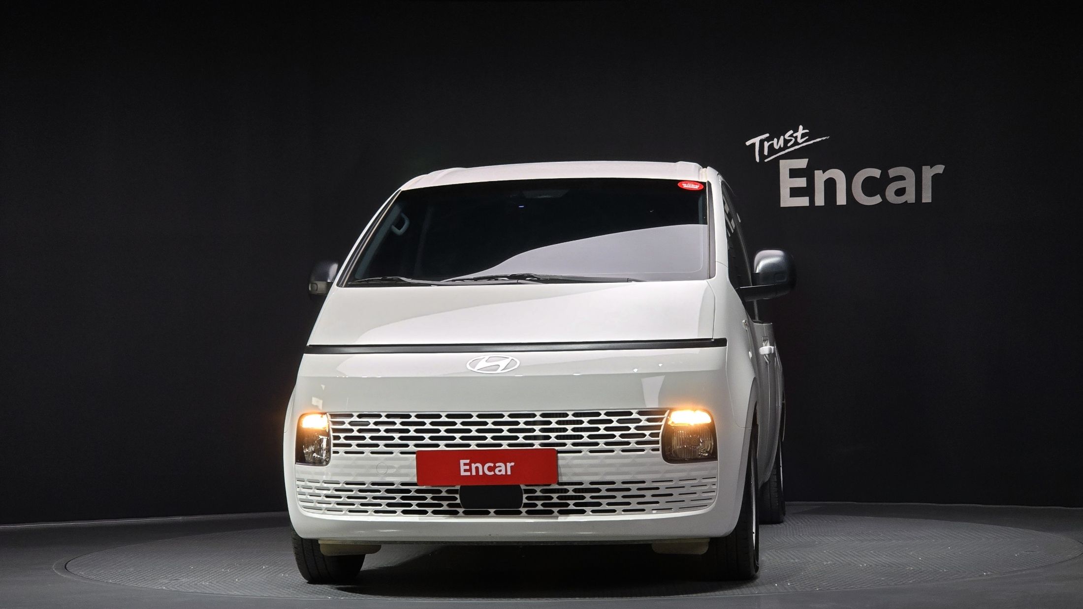HYUNDAI STARIA 2025