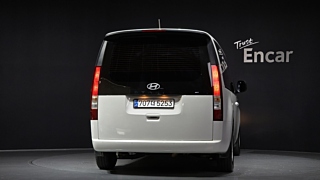 HYUNDAI STARIA 2025