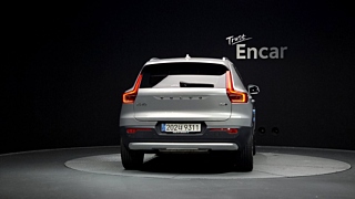 VOLVO XC40 2022
