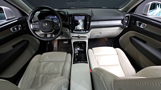 VOLVO XC40 2022