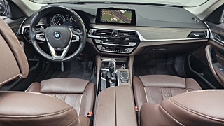 BMW 5-SERIES G30 2019