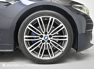 BMW 5-SERIES G30 2019