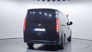 HYUNDAI STARIA 2023